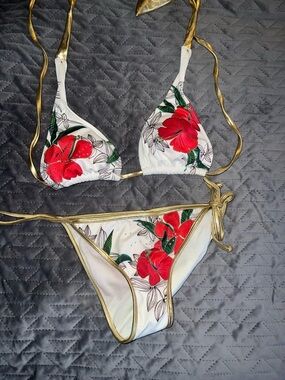 🌺 Guess White Bikini with Red Floral Print & Gold Trim